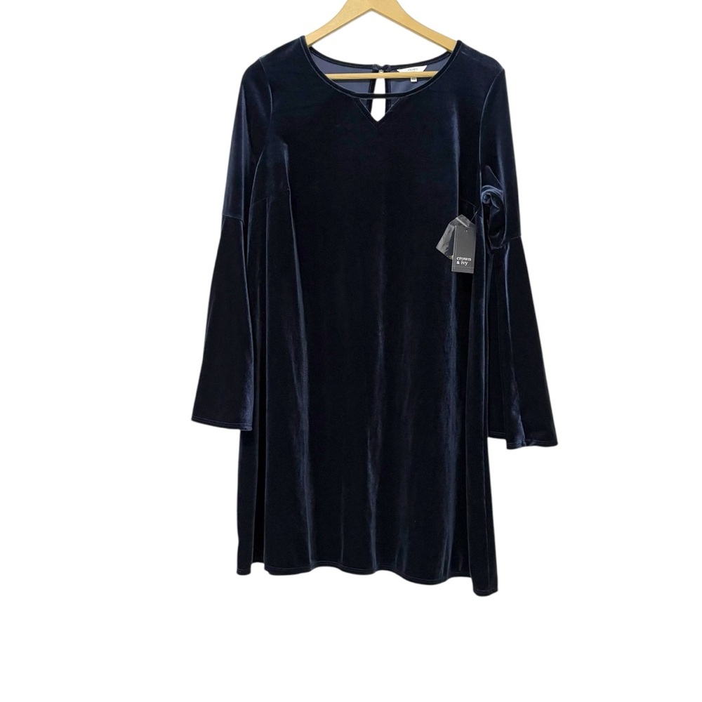 NEW Crown & Ivy Size‎ Medium Navy Blue Velour Bell Sleeve Mini Dress Party